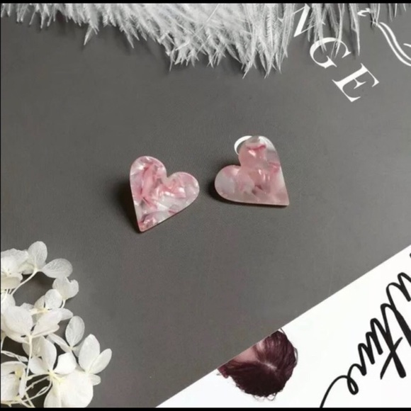 Jewelry - Beautiful Pink Acrylic Heart Earrings